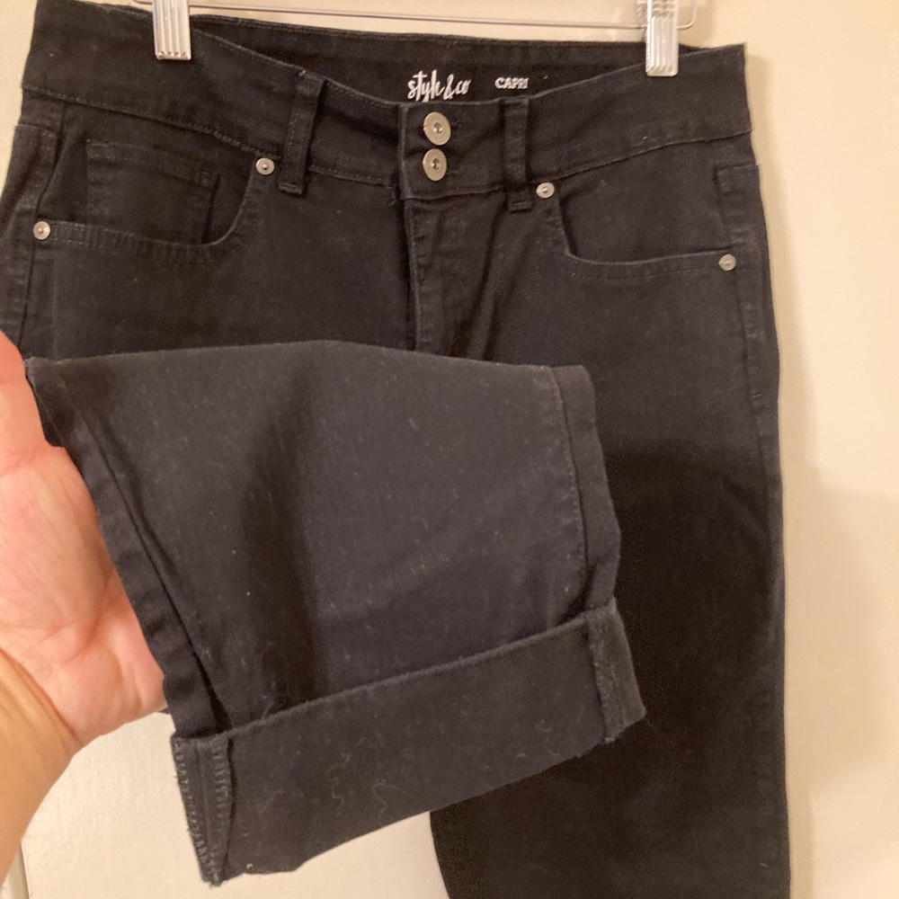 Style & Co. Capri with Cuff. Size 10 Black. Jeans Pants Dungarees